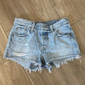 Levi’s highwasted denim shorts